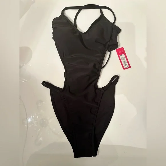⭐️ NWT black bathing suit - Picture 1 of 3